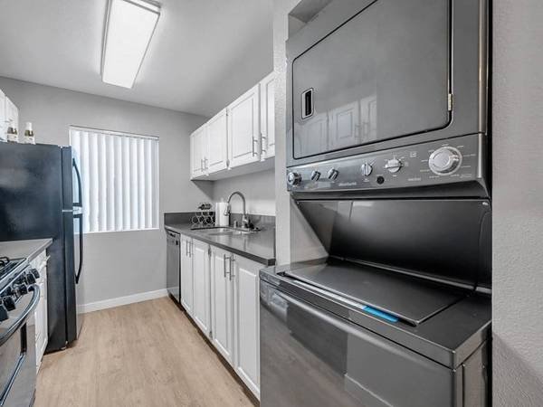 $2,100 / 2br - 872ft² - Contemporary Interior Paint Design, Picnic Space, 2Bed/2Bath (38300 30th Street East, Palmdale, CA)