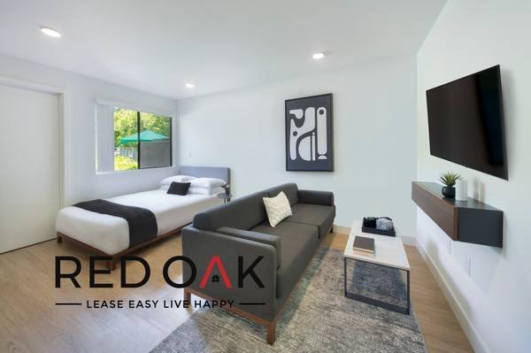 $1,325 / 179ft² - A Relaxing Private Suite Including Laundry, Pool, and On-Site Maintenance (Northridge)