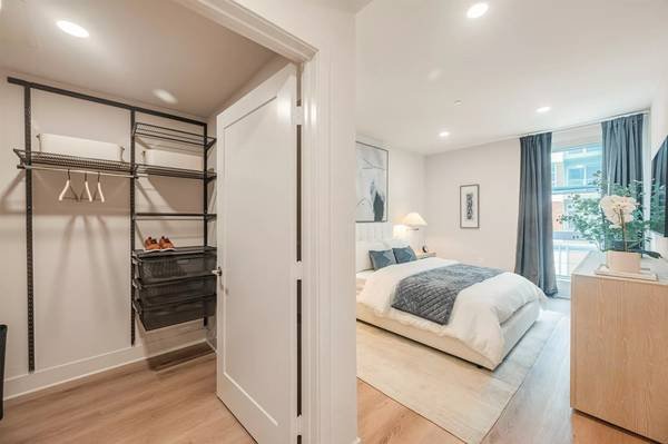 $4,870 / 2br - 1124ft2 - Elegance in every detail: Discover our 2 BR, 2 BA. (Sherman Oaks - Westfield Fashion Square)