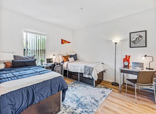 $3,299 / 2br - In Los Angeles, Stadium Seating Movie Theater, 2B/2B (325 W. Adams Blvd., Los Angeles, CA)