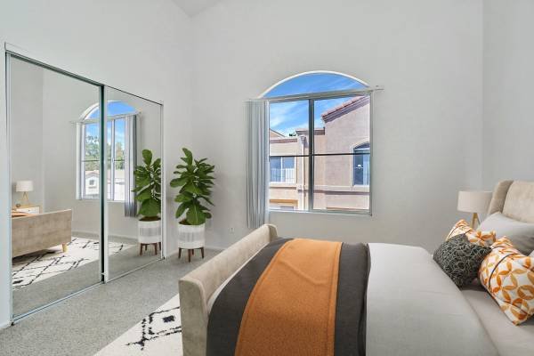 $2,519 / 2br - 1049ft2 - Santa Clarita Valley 2-Bedroom – Simple, Clean, and Convenient Location – Book a Tour Today! (18005 W. Anne's Circle, Los Angeles, CA)