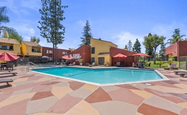 $2,823 / 3br - 1117ft2 - 3-Bedroom with Oversized Closets and Controlled Access