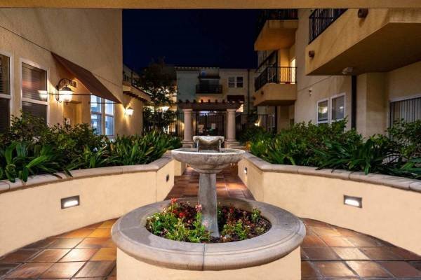 $2,821 / 2br - 1121ft2 - Looking for the Ideal 2-Bedroom 2-Bath? Check Out Our Community! (Northridge - Near CSUN)