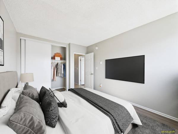 $2,350 / 2br - 950ft2 - Spacious 2 Bedroom in North Hollywood - Vinyl Plank Floors - Specials! (NoHo)