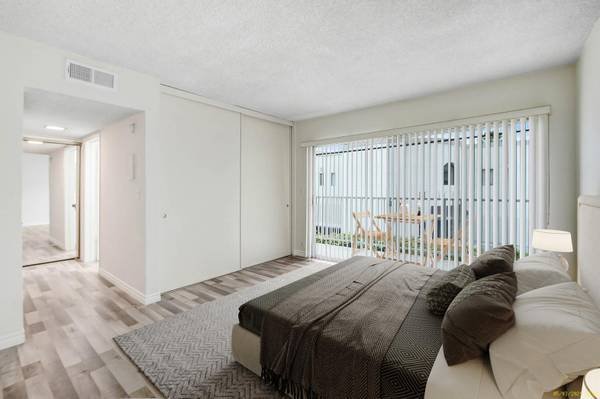 $2,395 / 1br - 805ft2 - 1+1 in Sherman Oaks, Ceiling Fan, Fridge, Central A/C, Specials (Sherman Oaks)