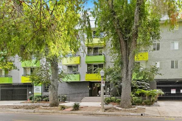 $2,495 / 2br - 750ft2 - Black Friday Sale + Amazing 2 Bedroom in Sherman Oaks + Pool (South of Ventura Boulevard)