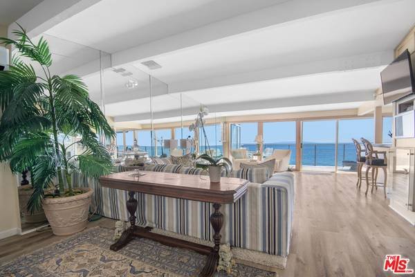 $289 / 2br - Incredible Views of the Santa Monica Bay | Aug 22-31st, Dec 18-23rd (Pacific Coast Hwy, Malibu, CA)