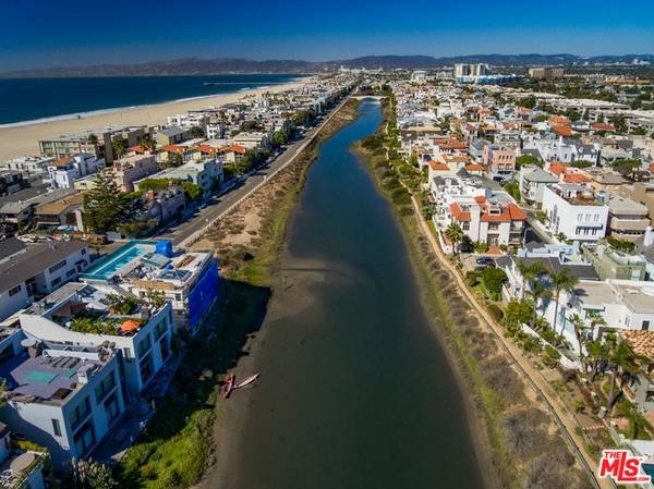 $475 / 5br - Close To The Water, Pier/ Walk Everywhere. Jacuzzi. Sept 22-29th. (Venice, Los Angeles, CA)