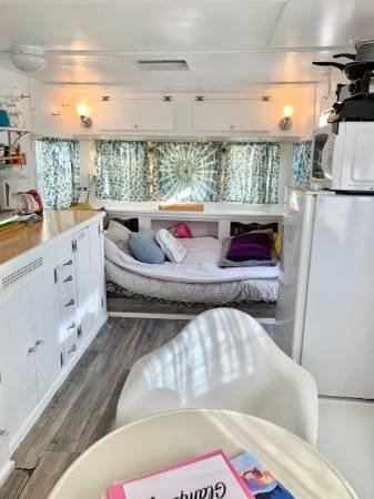 $1,395 / 225ft2 - Private Unit in Mid City LA near Metro - Fully Furnished Airbnb Style (Los Angeles)