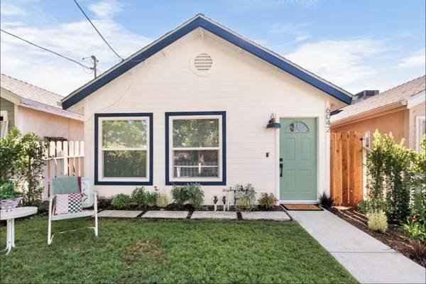 $125 / 3br - Vintage Inspired, Designer Home with Massive Creative Space (North Hollywood, CA)