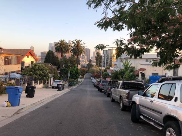 Available Small DTLA Quiet Safe Space (DTLA/Echo Park)