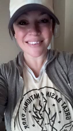 Traveling Female Professional in Need of Room to Rent (Santa Clarita)