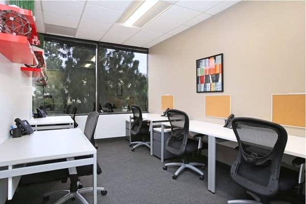 $349 Co-work in Downtown Burbank - Tour Today! (Burbank)