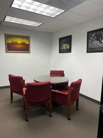 $750 Office Space (Woodland Hills)