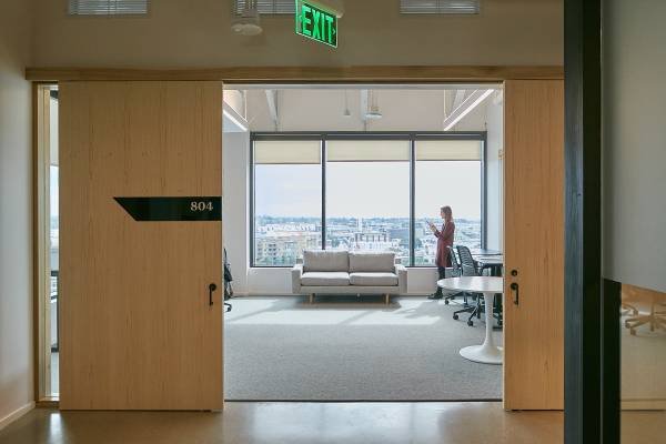 Flexible Offices &amp; Workspaces Available for Rent (DTLA)