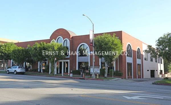 $375 / 96ft² - Full Service Executive Office at The Wall Street Building! (Long Beach)