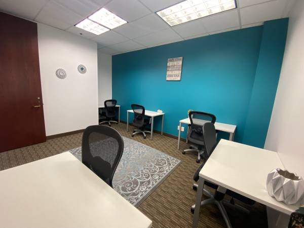 $441 Modern Coworking Space – Flexible Desks &amp; Private Offices Available! (Rolling Hills)