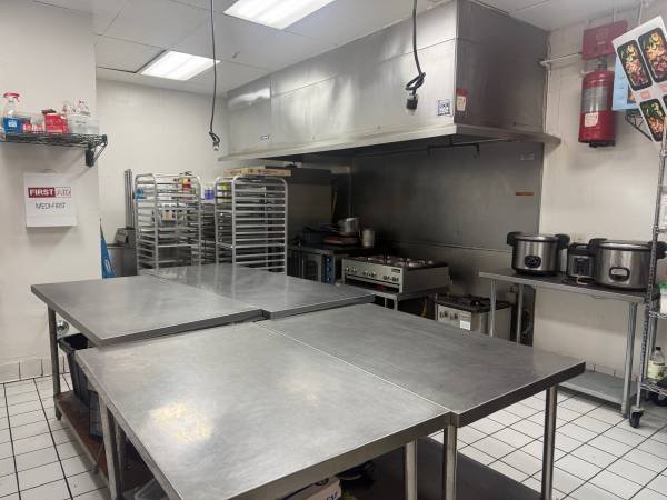 $4,500 / 800ft2 - Commercial Kitchen/Bakety for Rent (Thai Town/Hollywood)