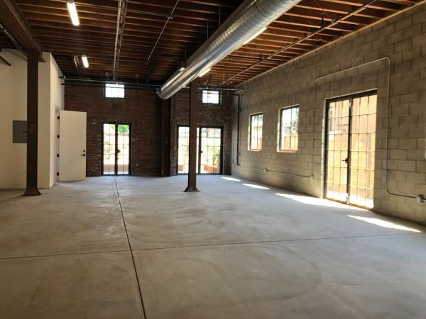$2,995 Creative Live / Work Loft | Baking Company Building (Near USC)