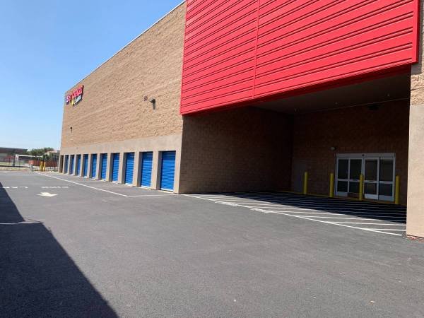 Large Parking Space: $85 for 700ft2 (Long Beach)