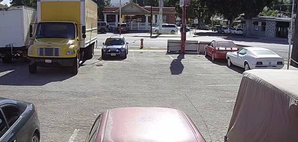 $1 BOX TRUCK OR TOW TRUCK PARKING (BURBANK)