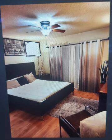 $1,099 / 2br - 1000ft2 - Large Bedroom &amp; Private Bathroom in a 2-Bedroom Condo. (Inglewood (North))