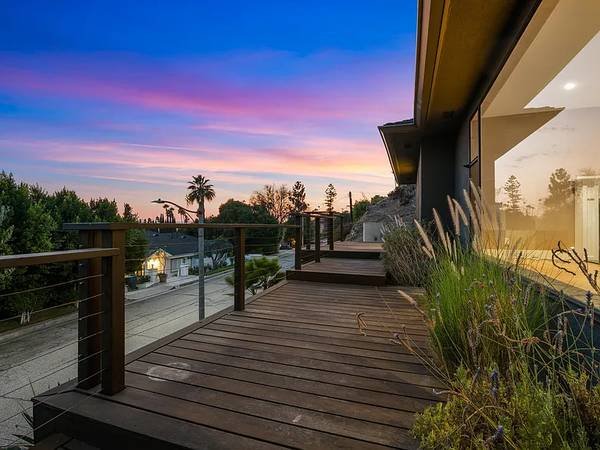 $2,000 / 1br - Room Available in a Stunning &amp; Walkable 3-Bedroom Glendale Hills Home! (Glendale)