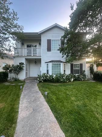 $1,799 / 5br - 2000ft2 - Mini Mansion - Furnished private room with bathroom, utilities included (Burbank)