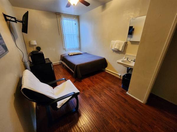 $347 / 1br - Private Furnished Room with Cable TV, High Speed Internet (West Los Angeles near UCLA, Santa Monica and Westwood)