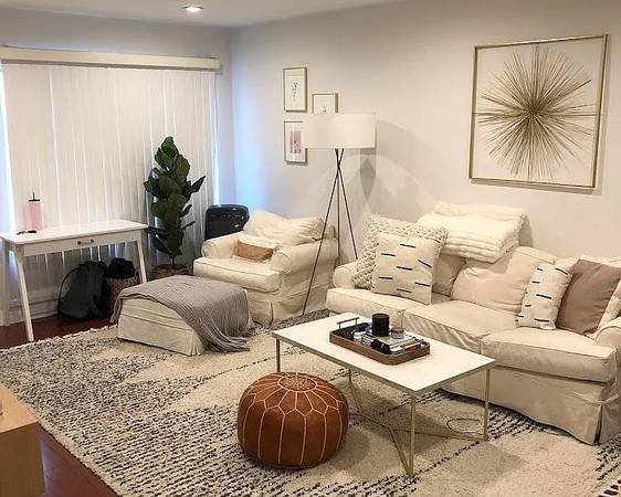 $1,450 for a 1-bedroom, 750 sq ft - Sunny Spacious Furnished One Bedroom One Bathroom (Los Angeles, CA)