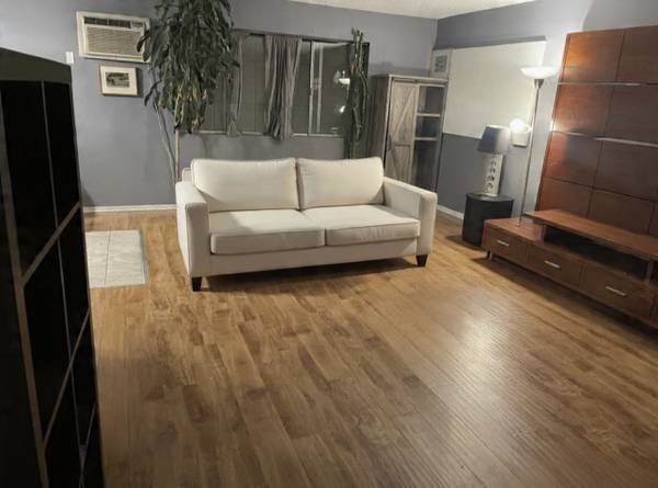 $2,800 for a 2-bedroom - WEST HOLLYWOOD - 2-Bed, 2-Bath Sublet $2,800 (West Hollywood)
