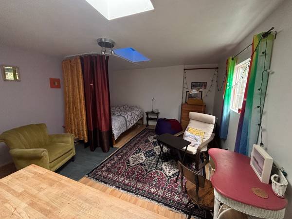 $470 / 350ft2 - Comfortable Simple Studio Apartment 470/Week (Short Term) (Venice)
