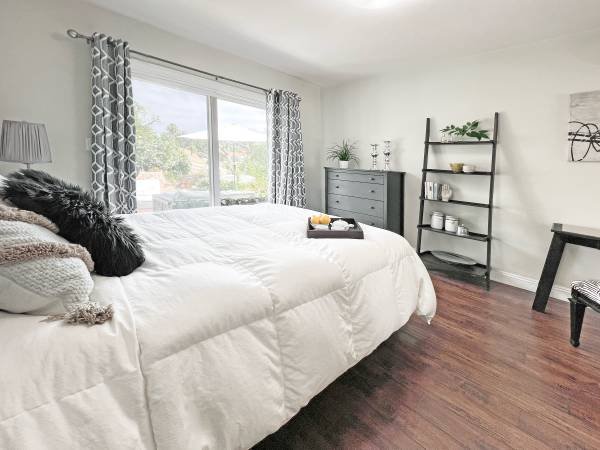 $1,400 / 1br - Breathtaking Views on Hillside (Shadow Hills)