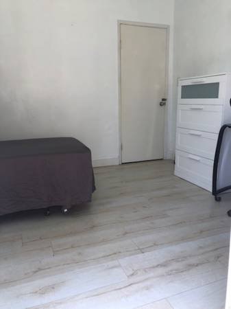 $995 / 1br - USC Private Room for Student /Intern Great Location <2 Blocks C (Los Angeles)