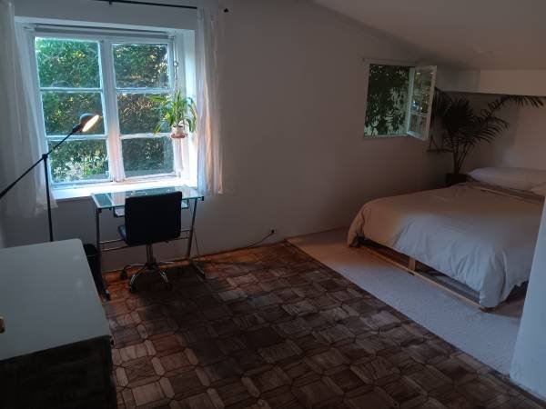 $1,400 Large Private Room and Bath in Beautiful Beach House Style Home