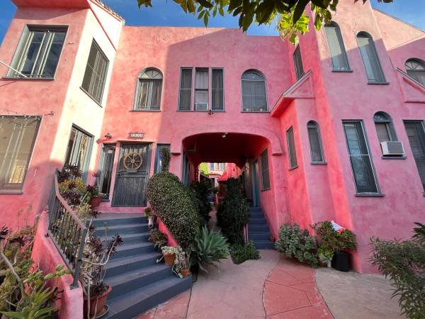$2,800 / 1br - 625ft2 - Charming One Bedroom (Entire Apartment) in Echo Park (Echo Park)