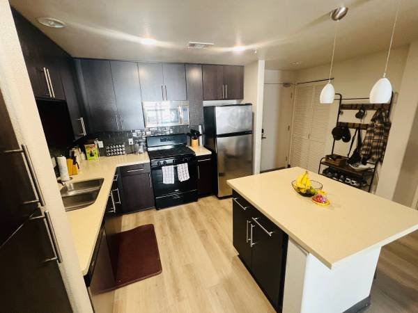 $2,395 / 1br - Furnished West Hollywood One Bedroom