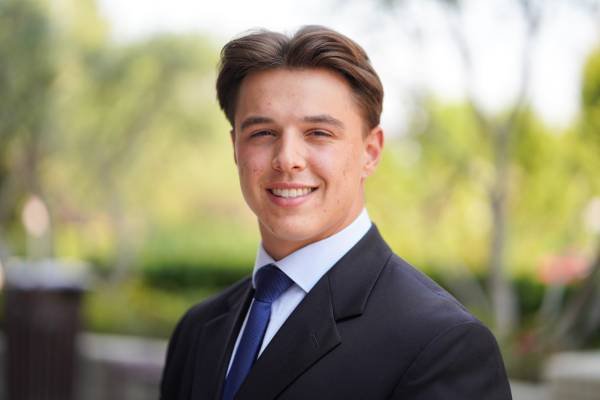 Seeking Room for Rent Near Encino – Clean, Responsible Young Man (Encino)