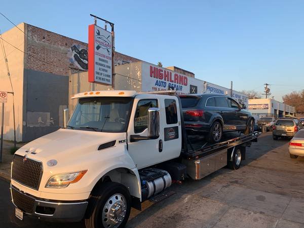 Tow Service and Servicio de Grua