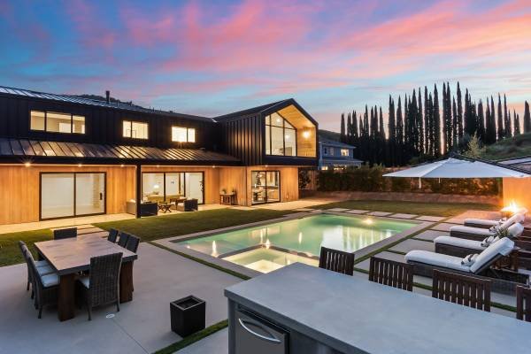 Real Estate Photographer, Drone, 3D Tour, Staging, Floor Plans (Central Los Angeles)