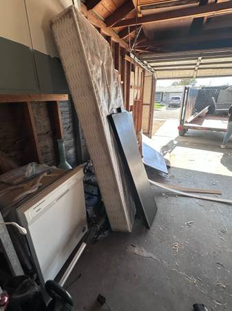 Hector Construction Junk Removal (Handyman) Demolition (Lancaster, Palmdale, Rosamond, Victorville, Santa Clarita)