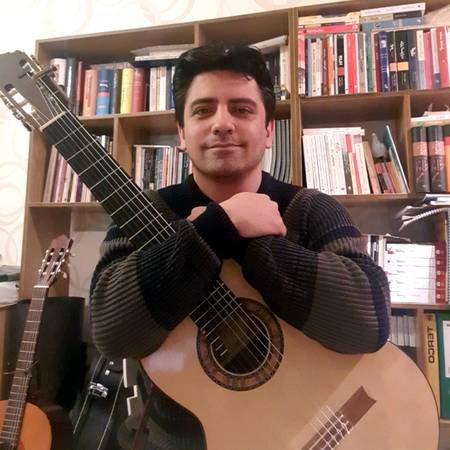 Guitar Lessons - Acoustic or Electric - In Home, In Studio or Online (San Fernando Valley, Los Angeles)