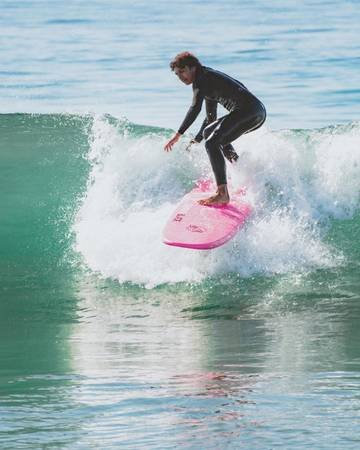 Experienced Surf Instructor for Leading LA Surf School (Santa Monica)