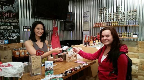 $25 Per Hour / Distributing Flyers to Stores &amp; Businesses / Part-Time / Contract