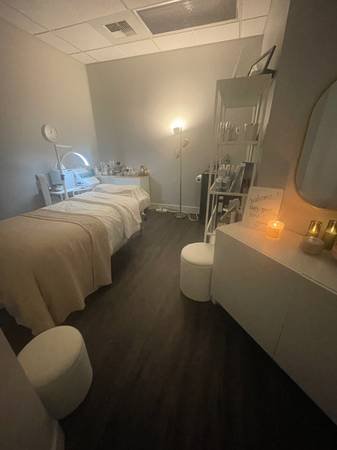 Old Town Monrovia Salon Suite, $350 Per Month (Monrovia)