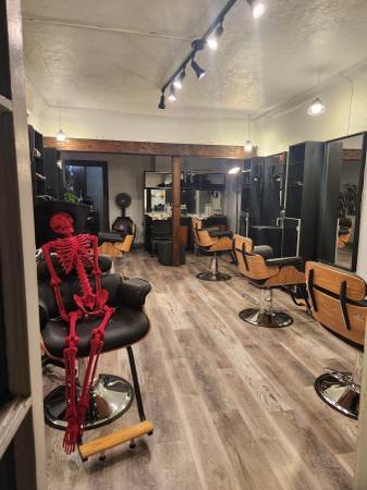 Station for Rent in Long Beach / Belmont Shore