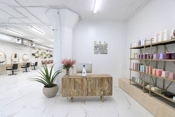 Front Desk Receptionist &amp; Admissions Assistant in Los Angeles