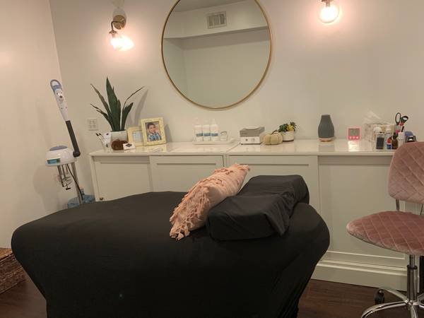 Esthetician/Lash Artist Room for Rent in Pasadena
