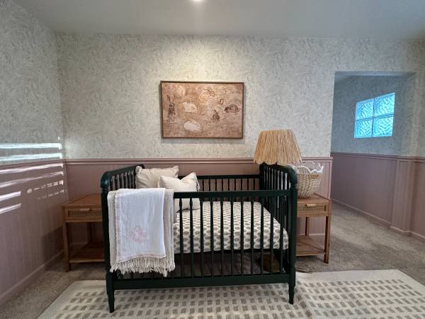 Full-Time Wallpaper Installer — Relocation to Denver, CO