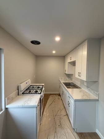 COUNTERTOPS FOR RENTALS, FLIPS & MULTI-UNIT PROPERTIES (ORANGE COUNTY And LOS ANGELES COUNTIES)